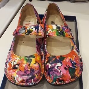 Alegria,beautiful, colorful shoes, size 7